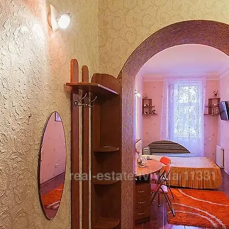 на вул кониського 5 бічна личаківської на 6 осіб Appartement *